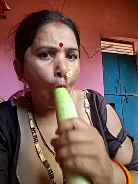 Your-shreya143 online show from 07/24/26, 11:52