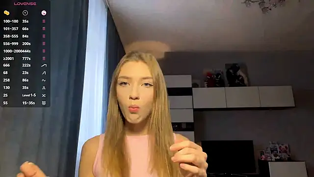 Snapshot of AveryBerkson chatting on 12/16/25, 08:19 AveryBerkson online show from 12/16/25, 08:19