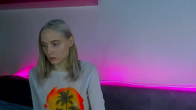 Snapshot of Gina_Gina_love chatting on 12/05/25, 08:12 Gina Gina love online show from 12/05/25, 08:12