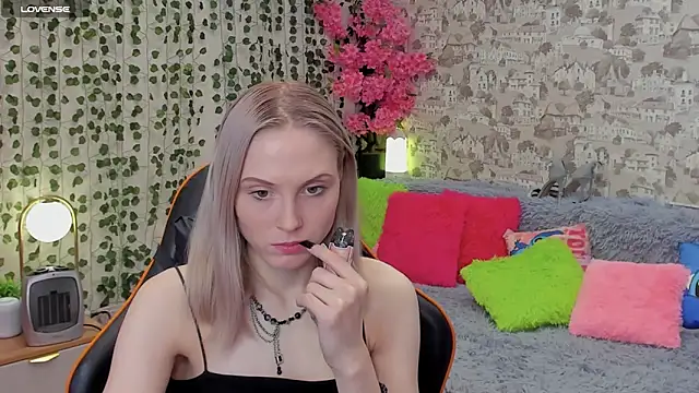 Gina Gina love online show from 05/27/26, 01:57