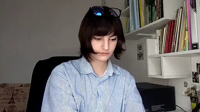 MellisaBalles online show from 12/17/25, 07:58