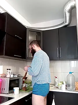 Snapshot of Ant_Power chatting on 12/16/25, 09:36 Ant Power online show from 12/16/25, 09:36