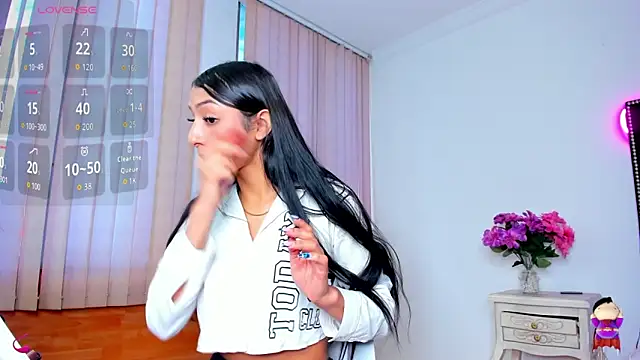 Snapshot of lya__brown chatting on 02/05/26, 12:43 lya brown online show from 02/05/26, 12:43
