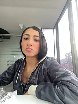 Snapshot of lya__brown chatting on 05/22/26, 11:05 lya brown online show from 05/22/26, 11:05