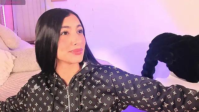 Snapshot of lya__brown chatting on 06/04/26, 11:05 lya brown online show from 06/04/26, 11:05