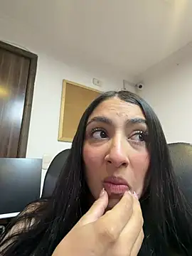 Snapshot of lya__brown chatting on 06/26/26, 10:19 lya brown online show from 06/26/26, 10:19