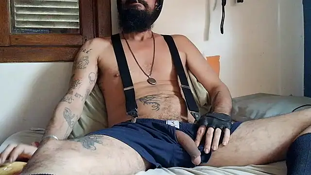 Snapshot of ooproprio chatting on 06/18/26, 03:27 ooproprio online show from 06/18/26, 03:27
