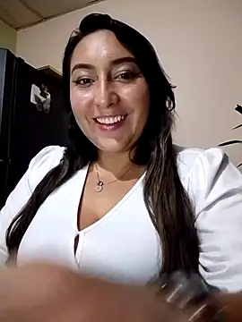 Valeria montana  online show from 04/05/26, 12:41