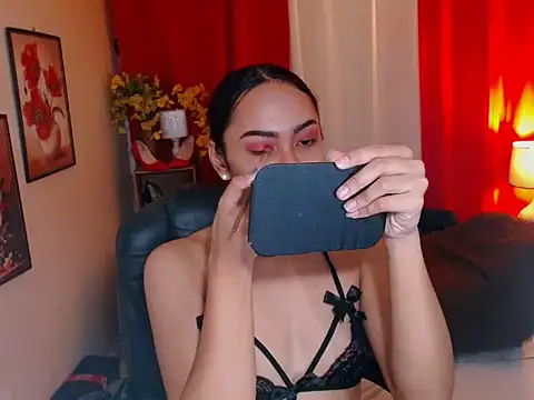 Snapshot of kylieEmparado chatting on 12/15/25, 04:50 kylieEmparado online show from 12/15/25, 04:50