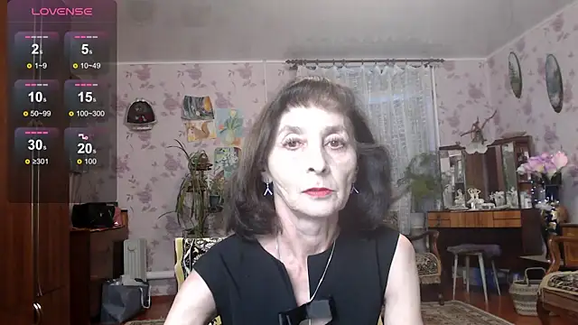 Snapshot of Angelina-Missteria chatting on 12/15/25, 12:42 Angelina-Missteria online show from 12/15/25, 12:42