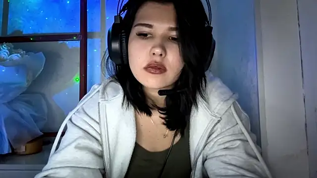 Snapshot of Lolamein chatting on 12/05/25, 07:43 Lolamein online show from 12/05/25, 07:43