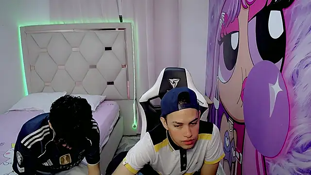 Snapshot of THE_VIPS_TWINK chatting on 12/03/25, 09:35 THE VIPS TWINK online show from 12/03/25, 09:35