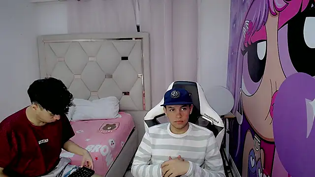 Snapshot of THE_VIPS_TWINK chatting on 12/04/25, 08:39 THE VIPS TWINK online show from 12/04/25, 08:39