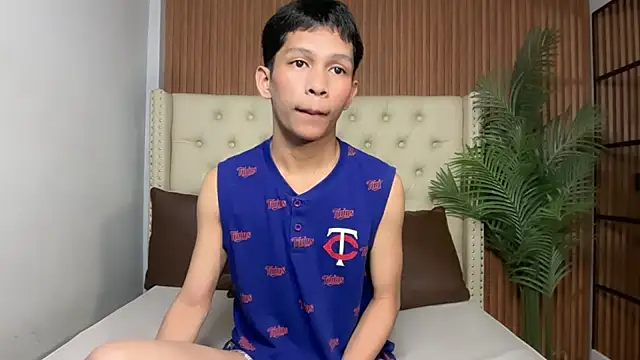 TheBoyAboveYou online show from 07/26/26, 04:36