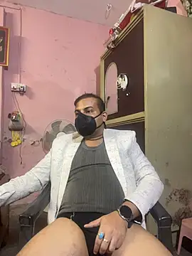 Snapshot of yoyoyohunny chatting on 12/15/25, 04:11 yoyoyohunny online show from 12/15/25, 04:11