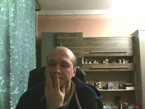 Snapshot of Egorij83 chatting on 12/05/25, 04:32 Egorij83 online show from 12/05/25, 04:32