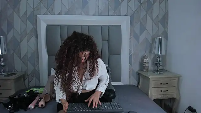 penelope cox online show from 06/11/26, 03:48