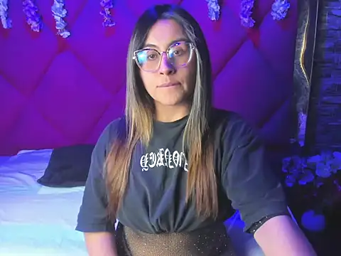 Snapshot of Freyaa_Millerr_ chatting on 12/04/25, 03:27 Freyaa Millerr online show from 12/04/25, 03:27