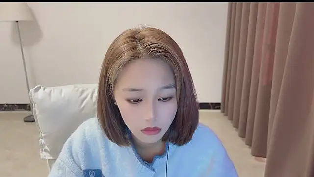 Snapshot of Sweetwild_ chatting on 12/18/25, 06:52 Sweetwild online show from 12/18/25, 06:52