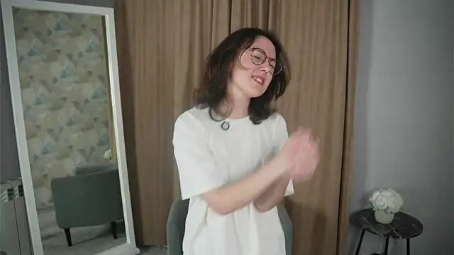 Snapshot of ChongFefer chatting on 12/04/25, 11:30 ChongFefer online show from 12/04/25, 11:30