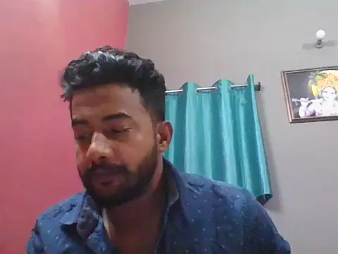 Snapshot of chutlhunter chatting on 12/18/25, 07:58 chutlhunter online show from 12/18/25, 07:58