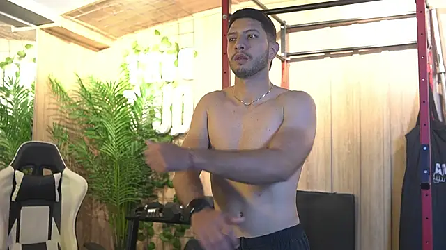 Snapshot of Thiago_Voss chatting on 12/05/25, 12:14 Thiago Voss online show from 12/05/25, 12:14