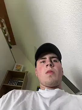 hannes256102 online show from 05/22/26, 01:39