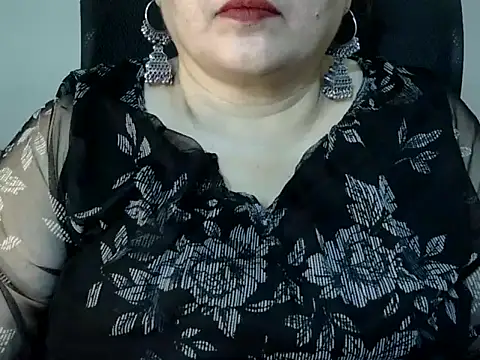 Snapshot of Soniya_Sha chatting on 03/01/26, 05:48 Soniya Sha online show from 03/01/26, 05:48