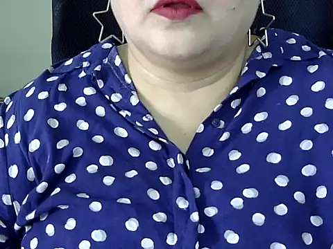 Snapshot of Soniya_Sha chatting on 05/22/26, 08:32 Soniya Sha online show from 05/22/26, 08:32