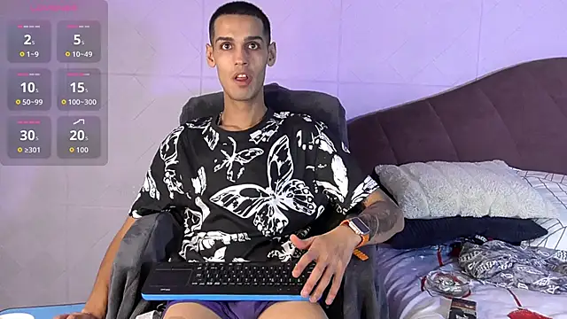 Snapshot of KairoBlack chatting on 12/14/25, 06:34 KairoBlack online show from 12/14/25, 06:34