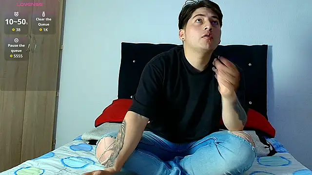 Snapshot of ethan__01 chatting on 12/05/25, 05:42 ethan 01 online show from 12/05/25, 05:42