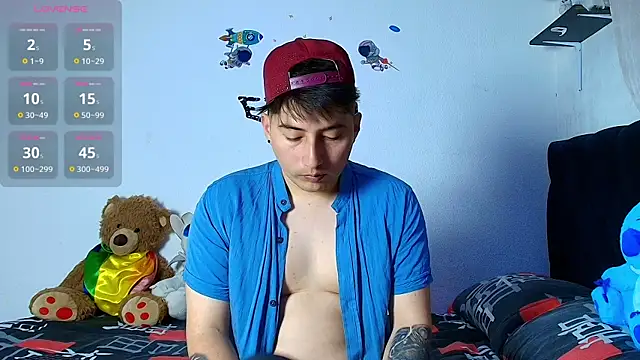 Snapshot of ethan__01 chatting on 12/14/25, 07:51 ethan 01 online show from 12/14/25, 07:51