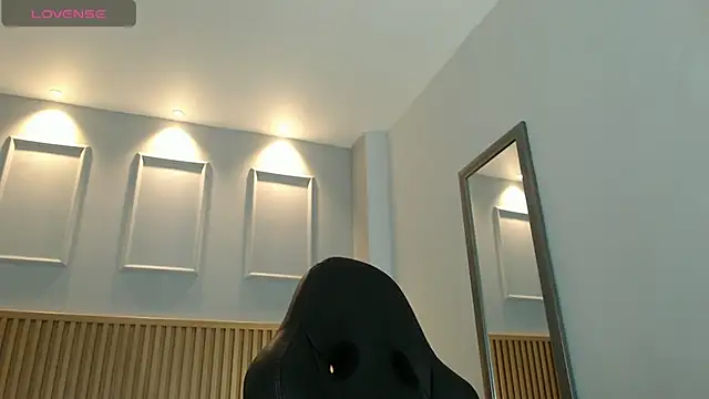 VENUSGREYS1 online show from 04/29/26, 06:36