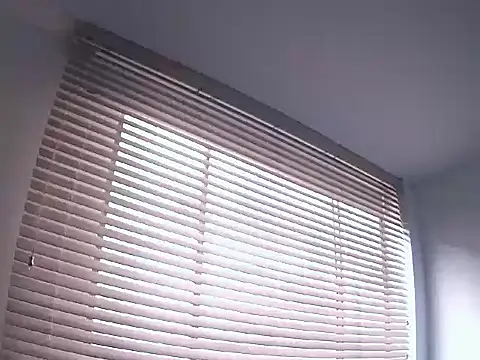 Snapshot of Fernanda_andrew chatting on 06/18/26, 04:44 Fernanda andrew online show from 06/18/26, 04:44