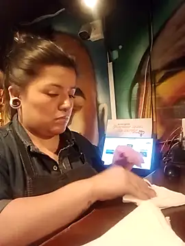 Luna Maar  online show from 12/17/25, 12:05