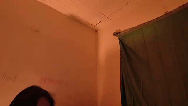 Snapshot of MoonLipsON- chatting on 04/01/26, 05:08 MoonLipsON- online show from 04/01/26, 05:08