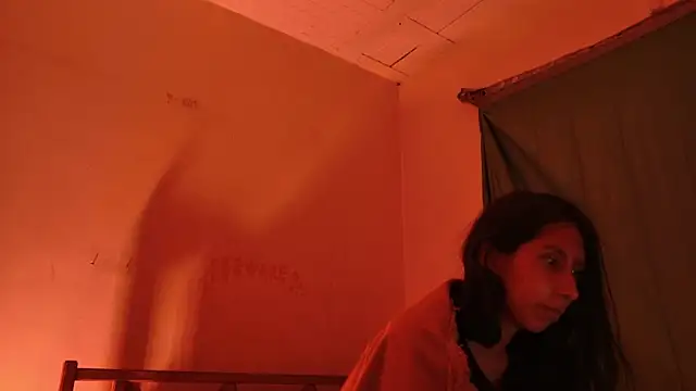Snapshot of MoonLipsON- chatting on 05/02/26, 11:10 MoonLipsON- online show from 05/02/26, 11:10