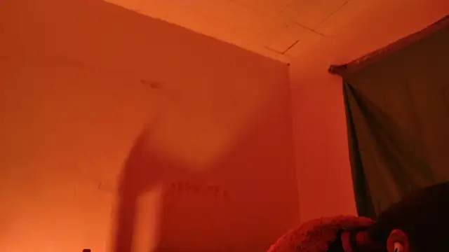 Snapshot of MoonLipsON- chatting on 05/05/26, 12:07 MoonLipsON- online show from 05/05/26, 12:07