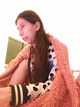 Snapshot of MoonLipsON- chatting on 05/29/26, 05:49 MoonLipsON- online show from 05/29/26, 05:49