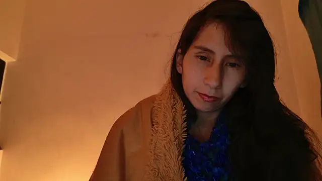 Snapshot of MoonLipsON- chatting on 06/05/26, 02:40 MoonLipsON- online show from 06/05/26, 02:40