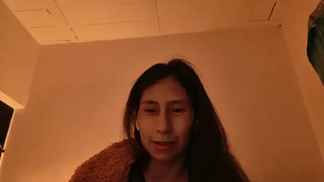 Snapshot of MoonLipsON- chatting on 06/07/26, 04:16 MoonLipsON- online show from 06/07/26, 04:16