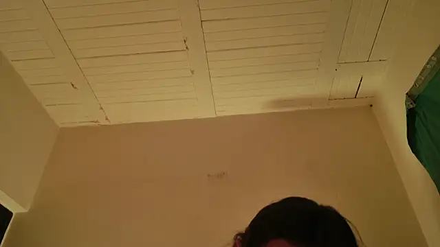 Snapshot of MoonLipsON- chatting on 06/10/26, 02:12 MoonLipsON- online show from 06/10/26, 02:12