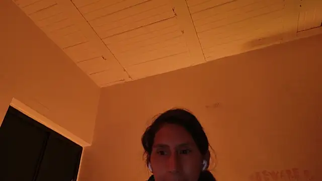 Snapshot of MoonLipsON- chatting on 06/11/26, 12:54 MoonLipsON- online show from 06/11/26, 12:54