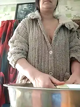 Snapshot of XLyxBabyLoveX chatting on 12/16/25, 07:02 XLyxBabyLoveX online show from 12/16/25, 07:02