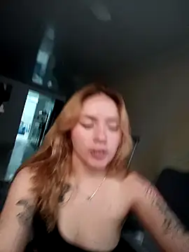 Snapshot of Dollvexia_ chatting on 12/04/25, 09:45 Dollvexia online show from 12/04/25, 09:45