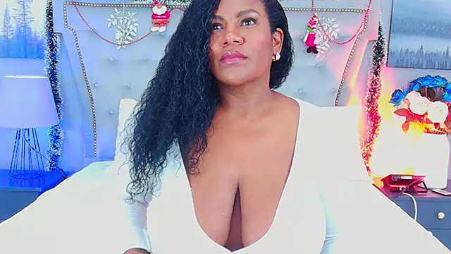 Snapshot of AnnieLeigt chatting on 12/20/25, 12:12 AnnieLeigt online show from 12/20/25, 12:12