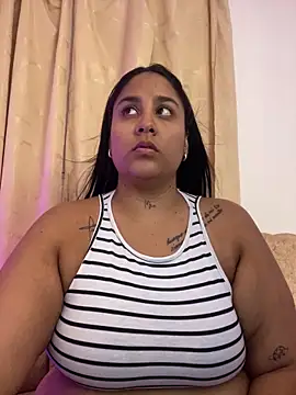 Snapshot of YenthCorona chatting on 05/11/26, 03:56 YenthCorona online show from 05/11/26, 03:56