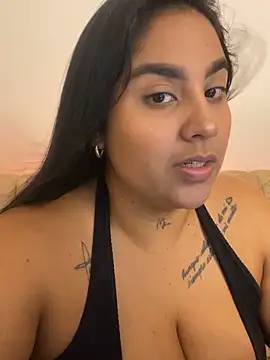 Snapshot of YenthCorona chatting on 06/11/26, 02:53 YenthCorona online show from 06/11/26, 02:53