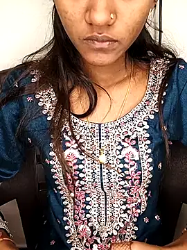 Snapshot of Marathi_amruta1 chatting on 12/20/25, 04:19 Marathi amruta1 online show from 12/20/25, 04:19