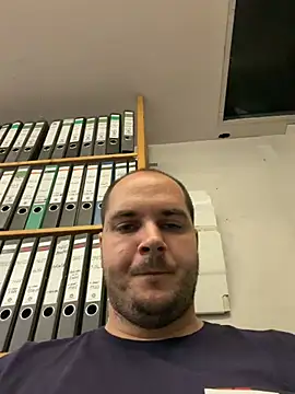Snapshot of GeilerFinn95 chatting on 06/17/26, 04:52 GeilerFinn95 online show from 06/17/26, 04:52